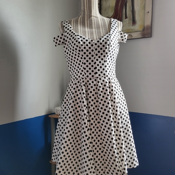 Dress - Picture 5 of 6